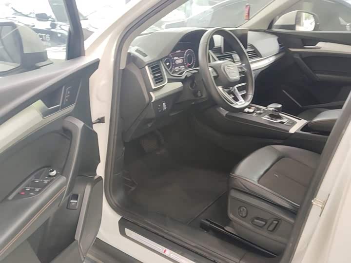 Audi Q5L 2018 40 TFSI rong xiang Style guo V