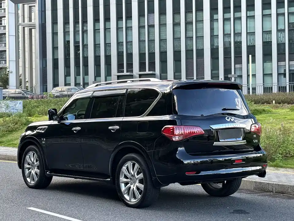 Infiniti QX80
