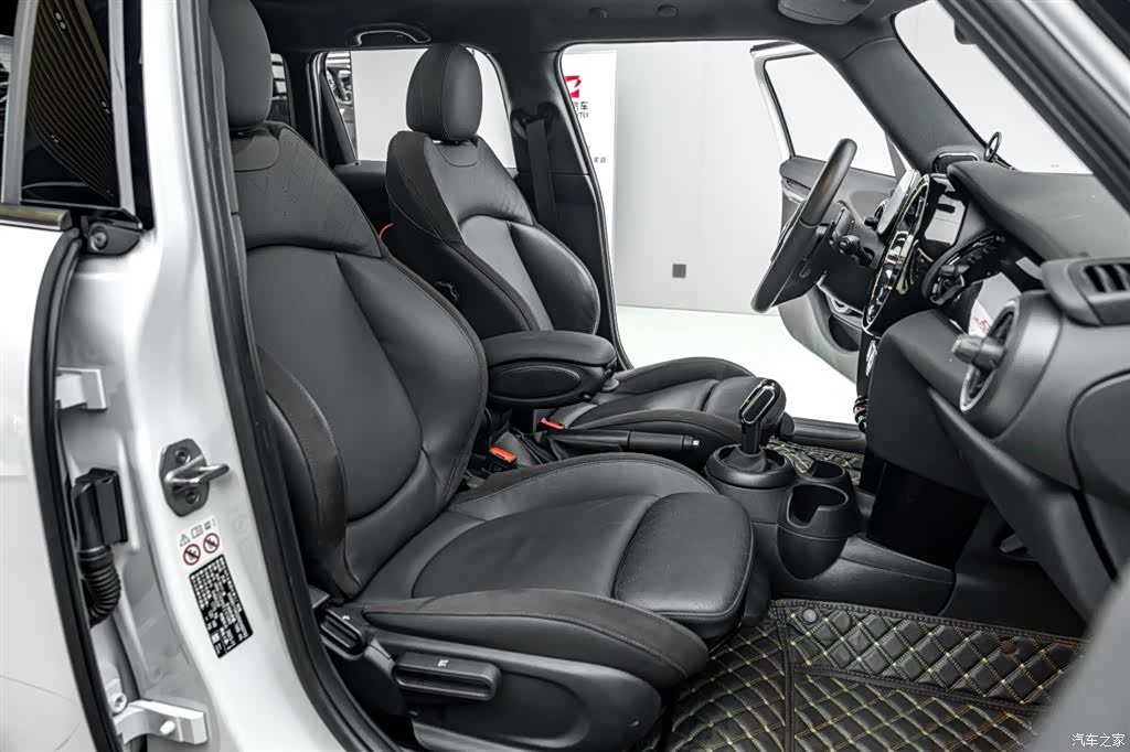 Mini Cooper, 2024 21