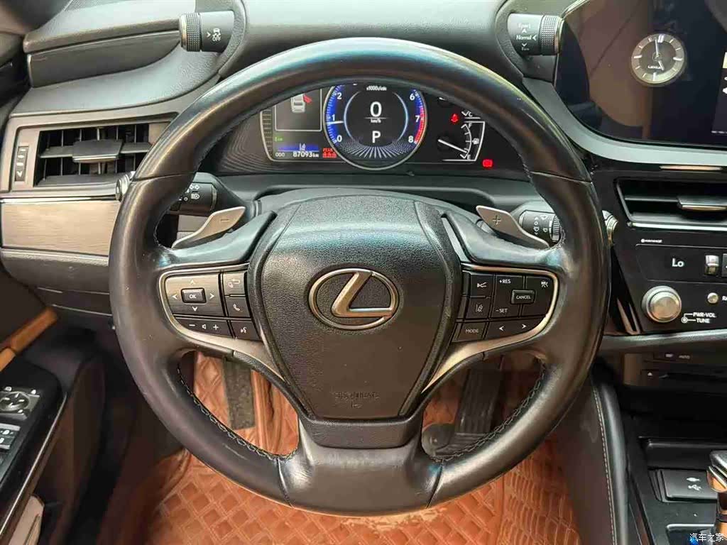 Lexus ES, 2022 7