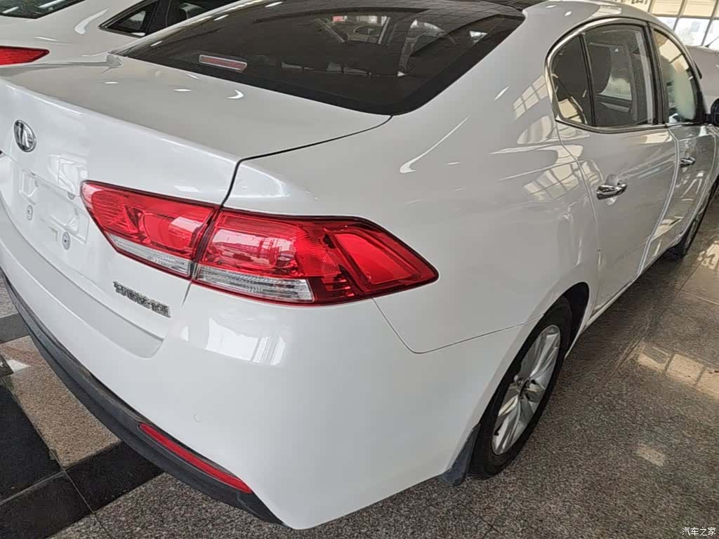 Kia K4, 2015 8
