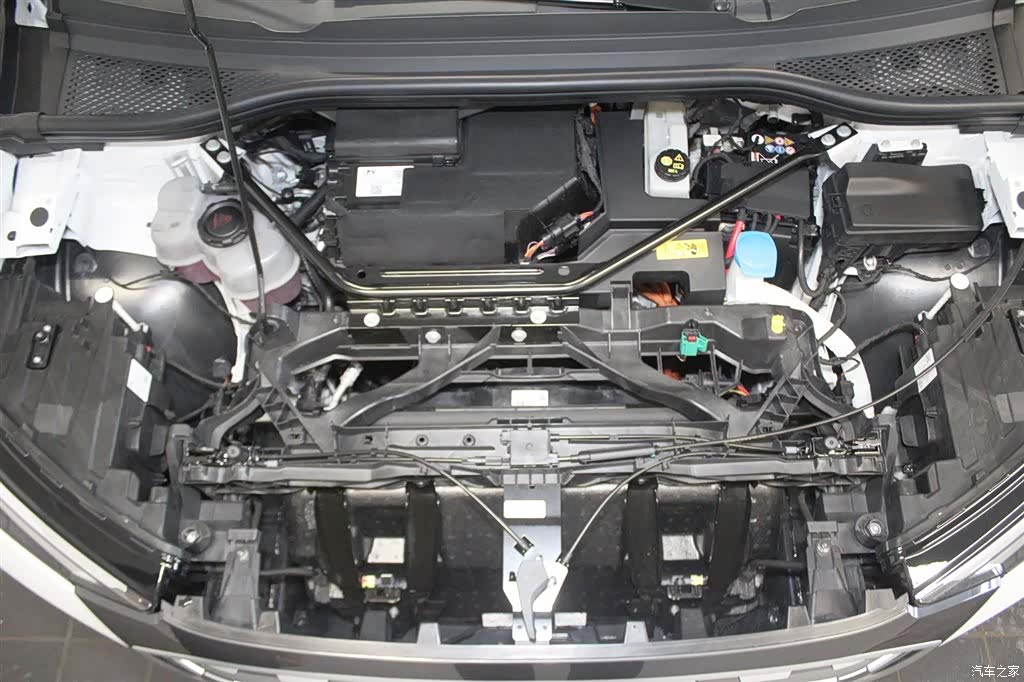 Audi Q4 e-tron, 2025 10