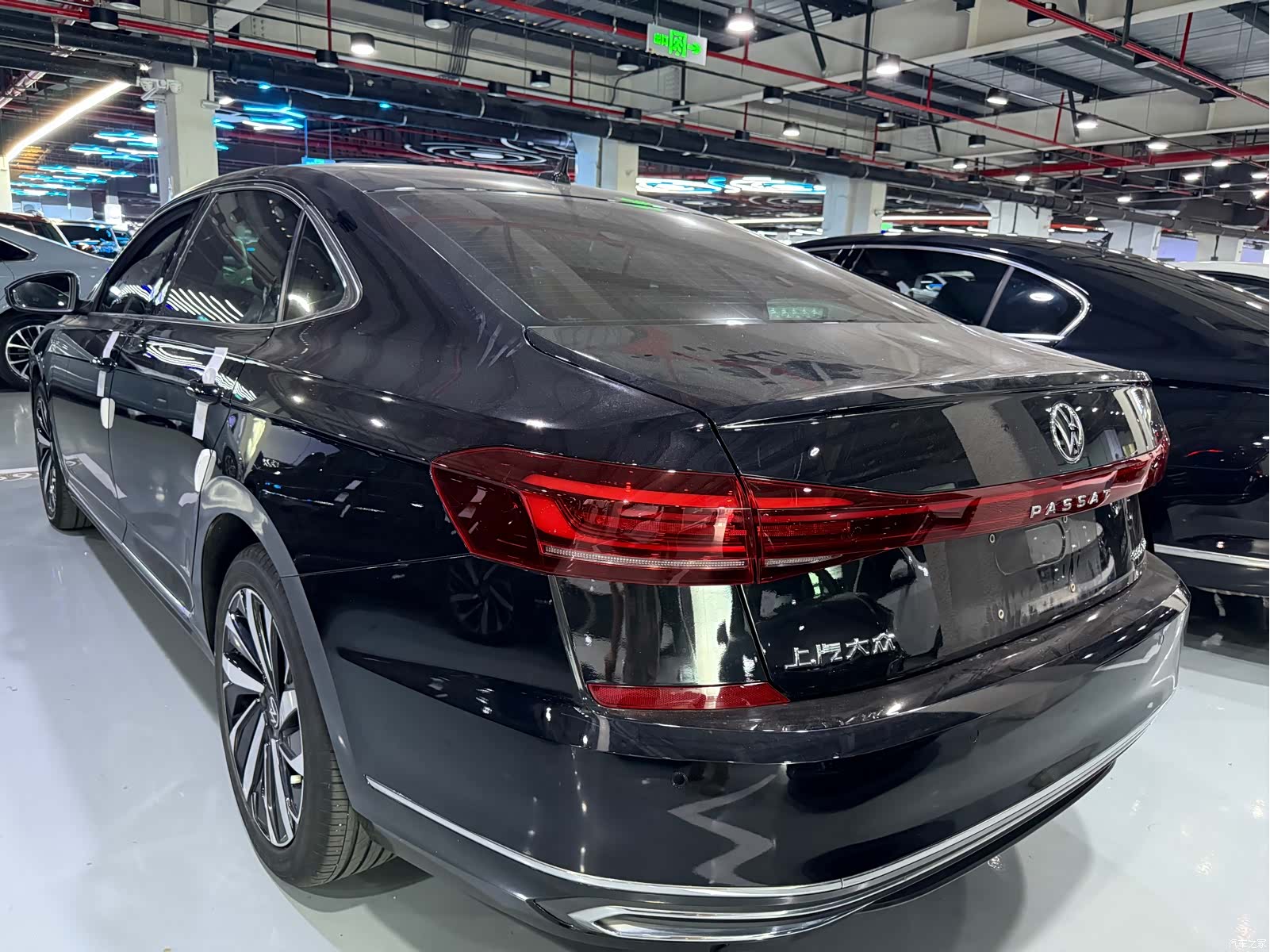 Volkswagen Passat, 2023 15