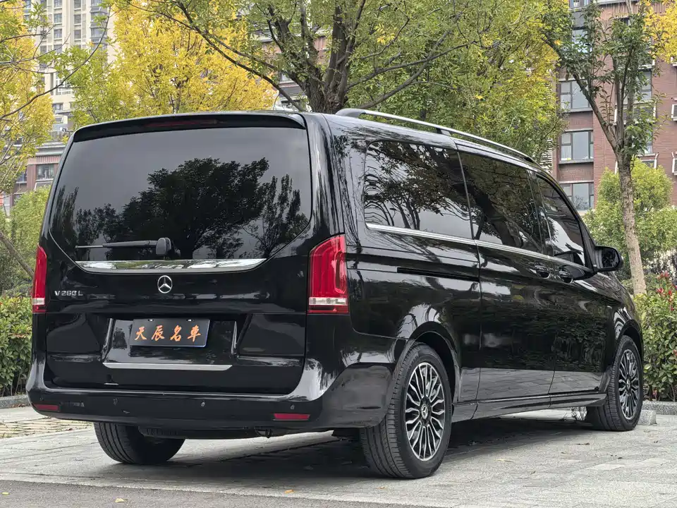 Mercedes-Benz V-class