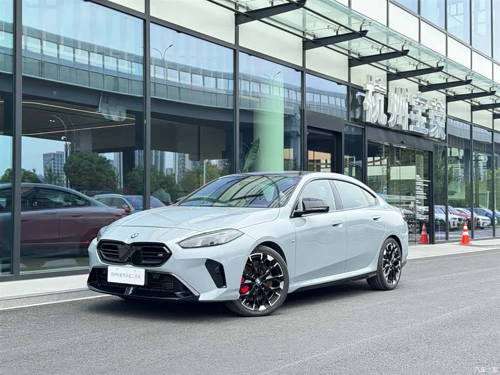 BMW M2, 2025 1