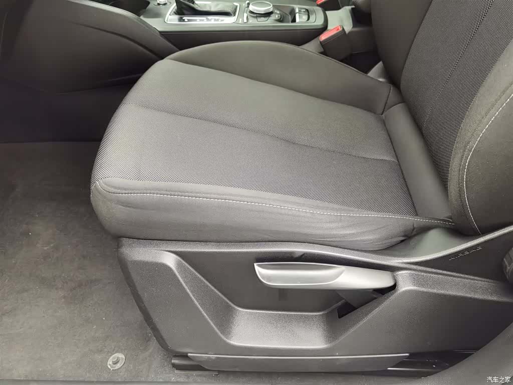 Audi Q2L, 2021 20