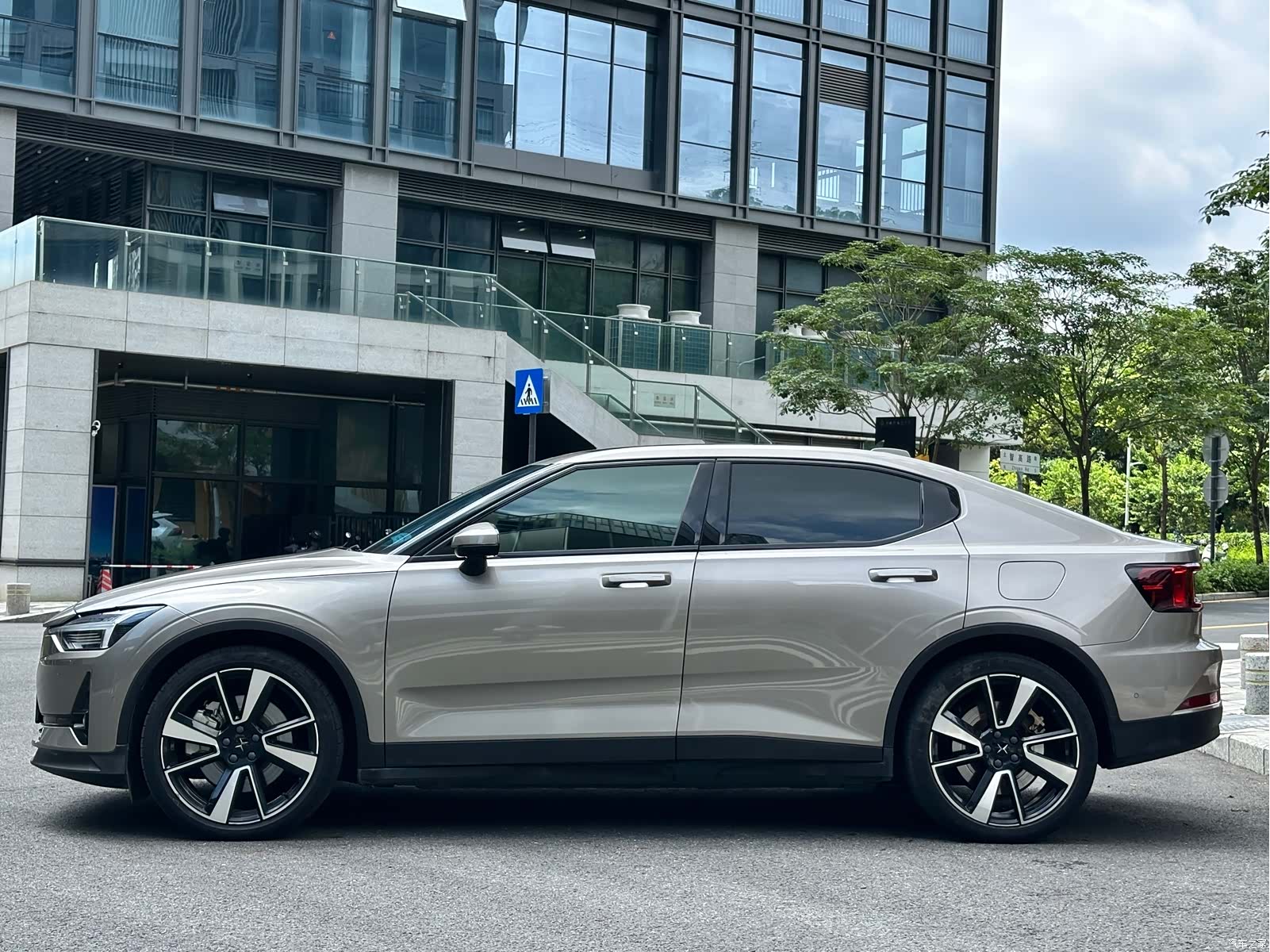 Polestar 2, 2022 8