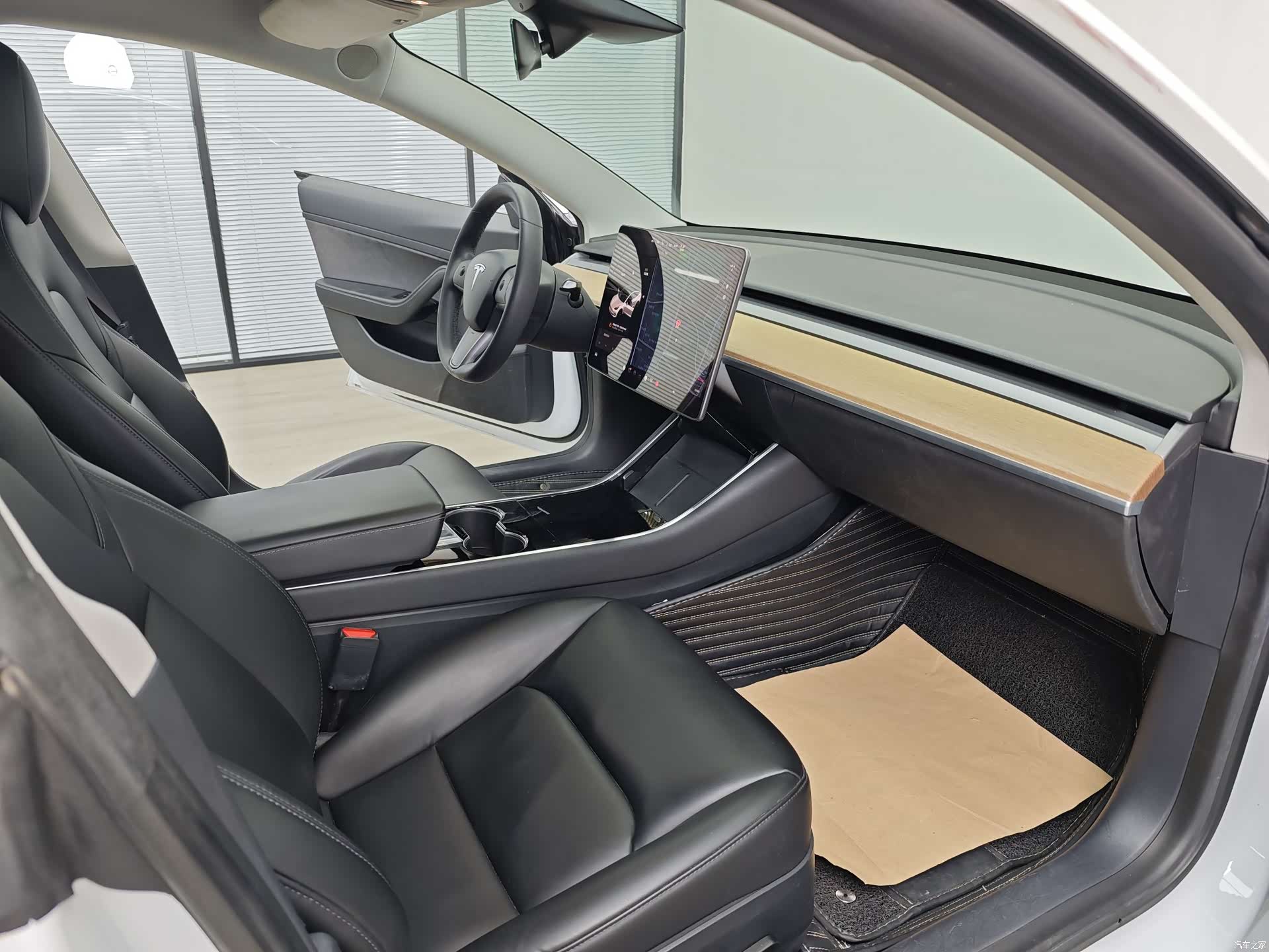 Tesla Model 3, 2020 17