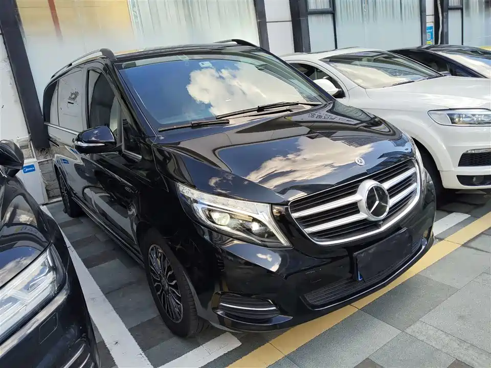 Mercedes-Benz V-class