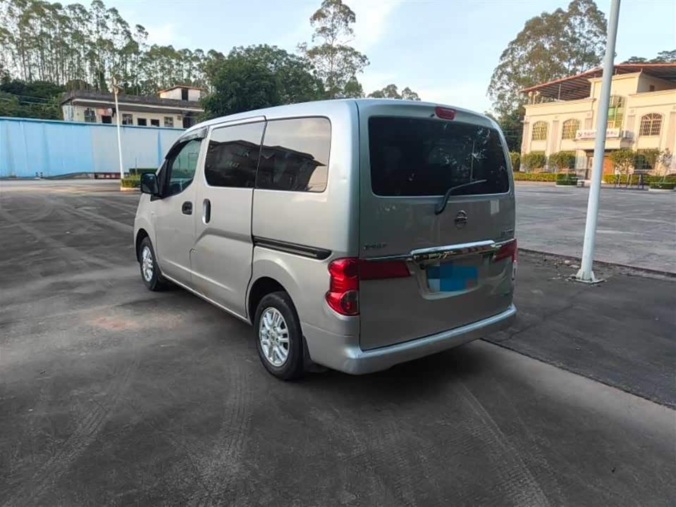 Nissan NV200