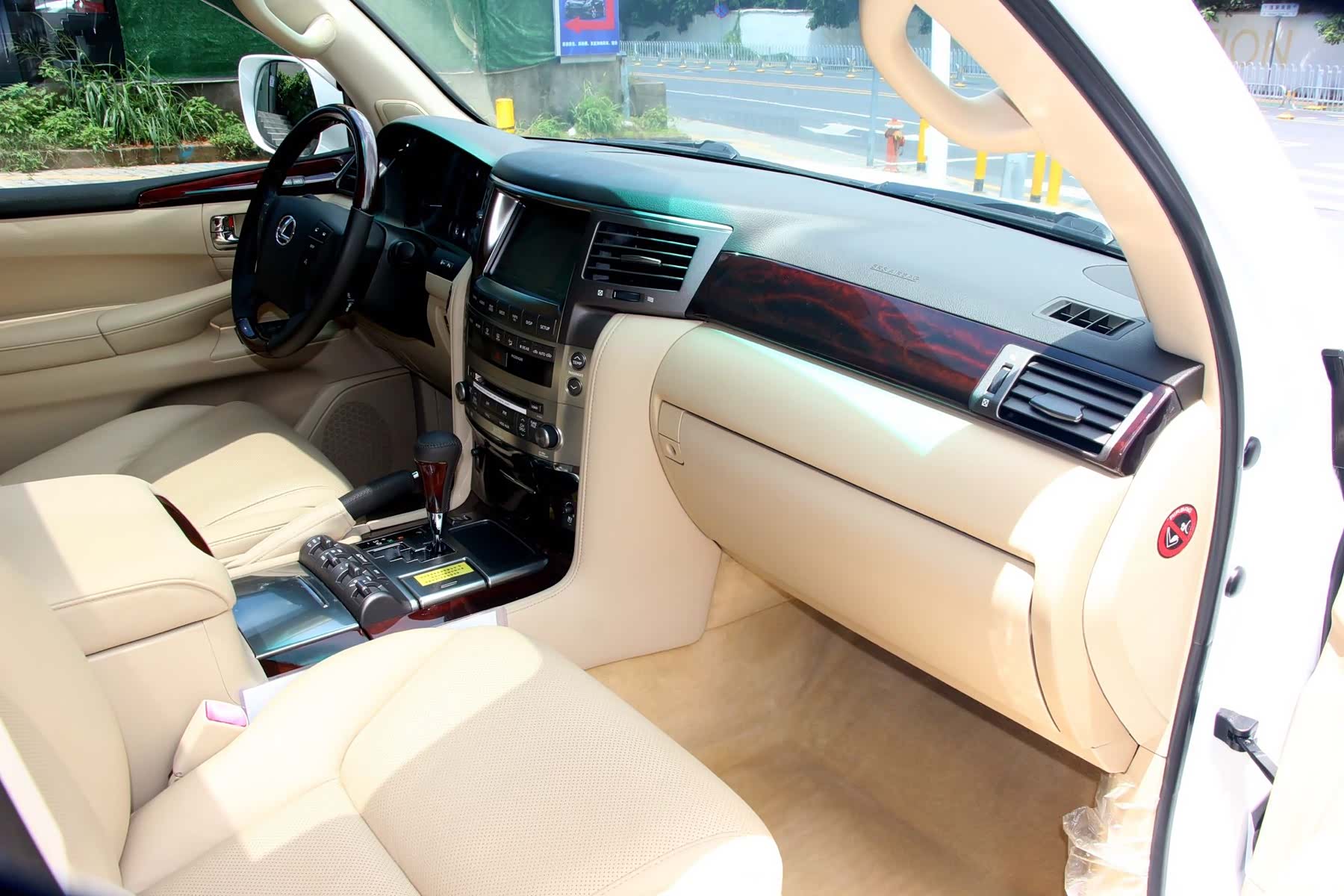 Lexus LX, 2012 8