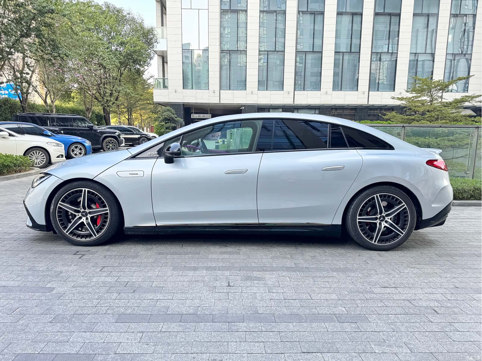 Mercedes-Benz EQE, 2023 7