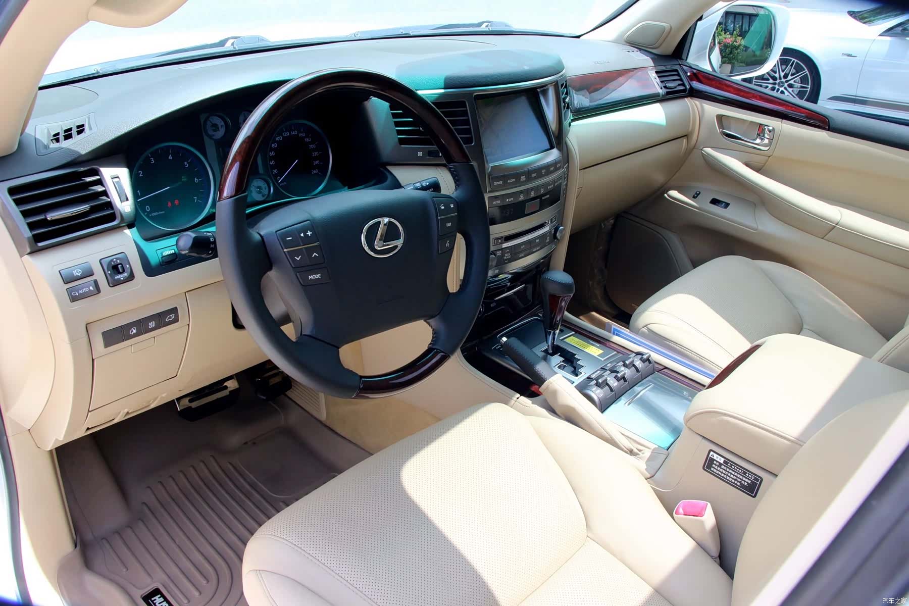 Lexus LX, 2012 15