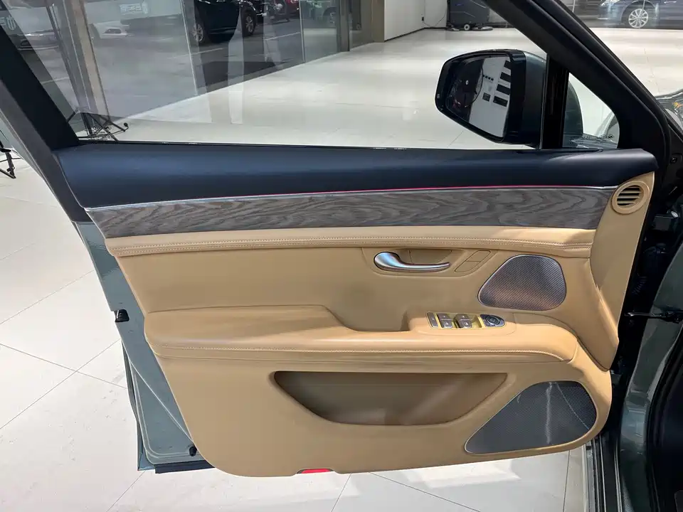 AITO Ask the world M5