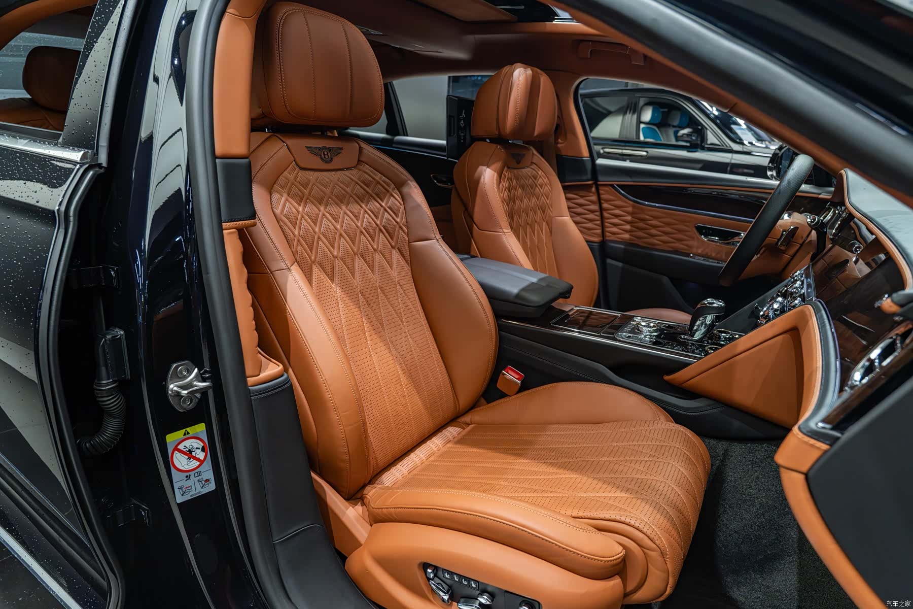 Bentley Flying Spur, 2022 7