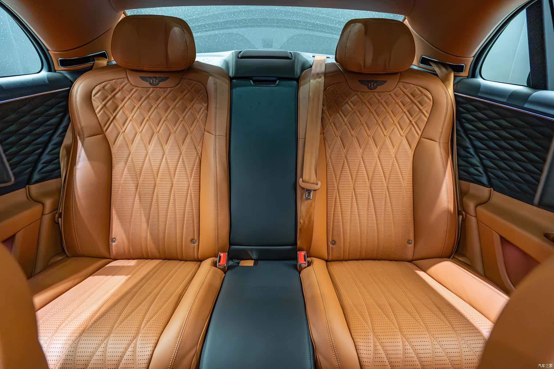 Bentley Flying Spur, 2022 9