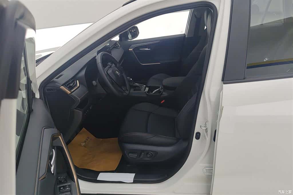 Toyota Wildlander, 2026 9