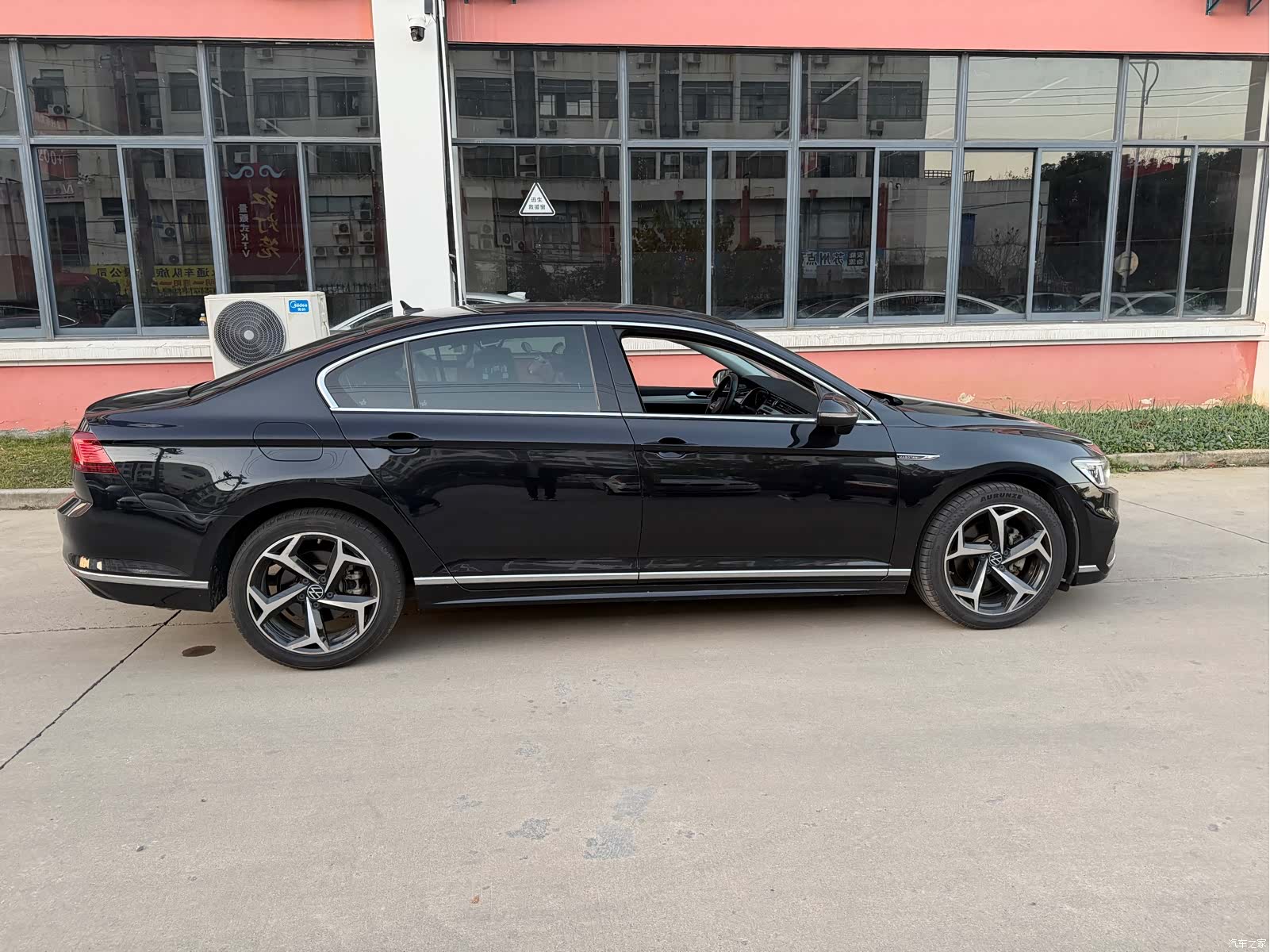 Volkswagen Magotan, 2023 19