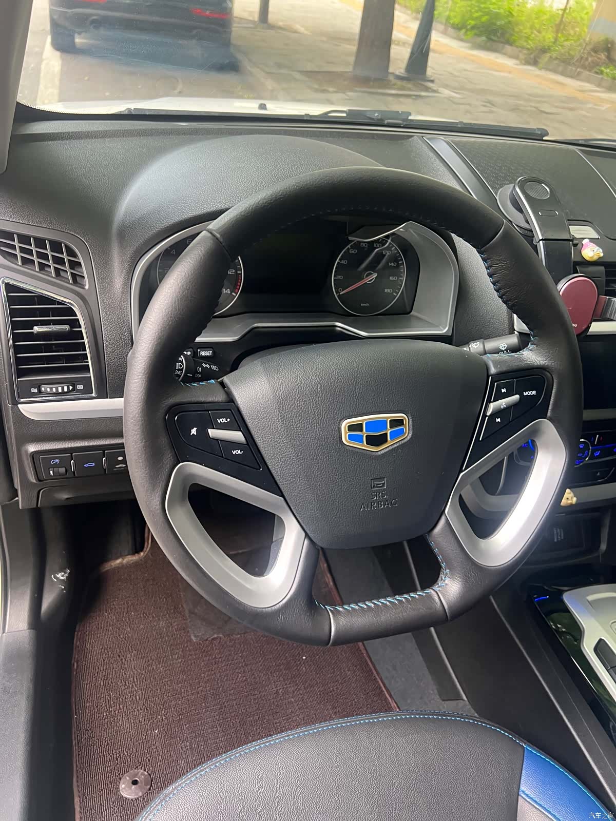 Geely Emgrand, 2017 15