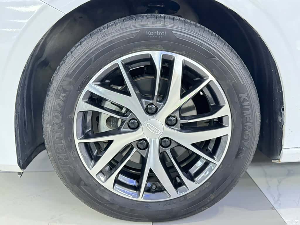 Geely Emgrand, 2022 24