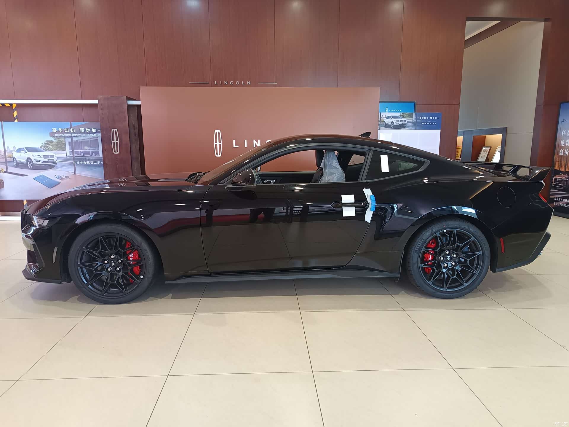 Ford Mustang, 2024 3