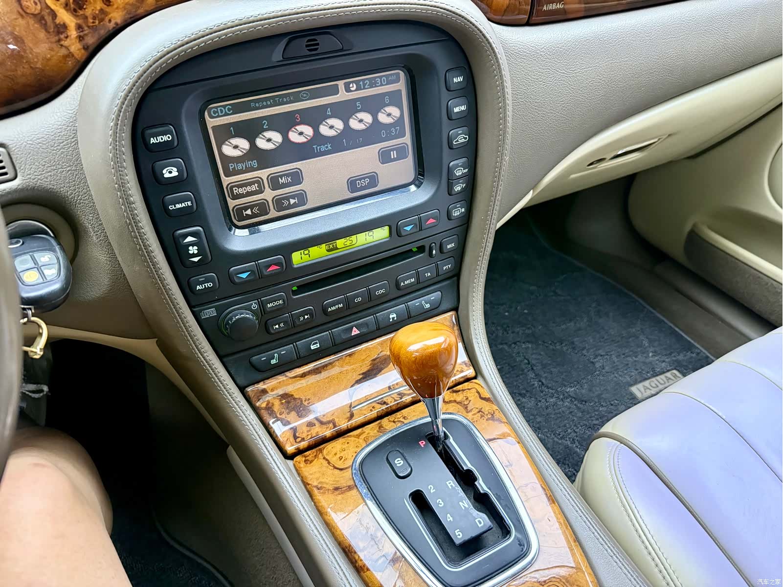 Jaguar S-TYPE, 2006 14
