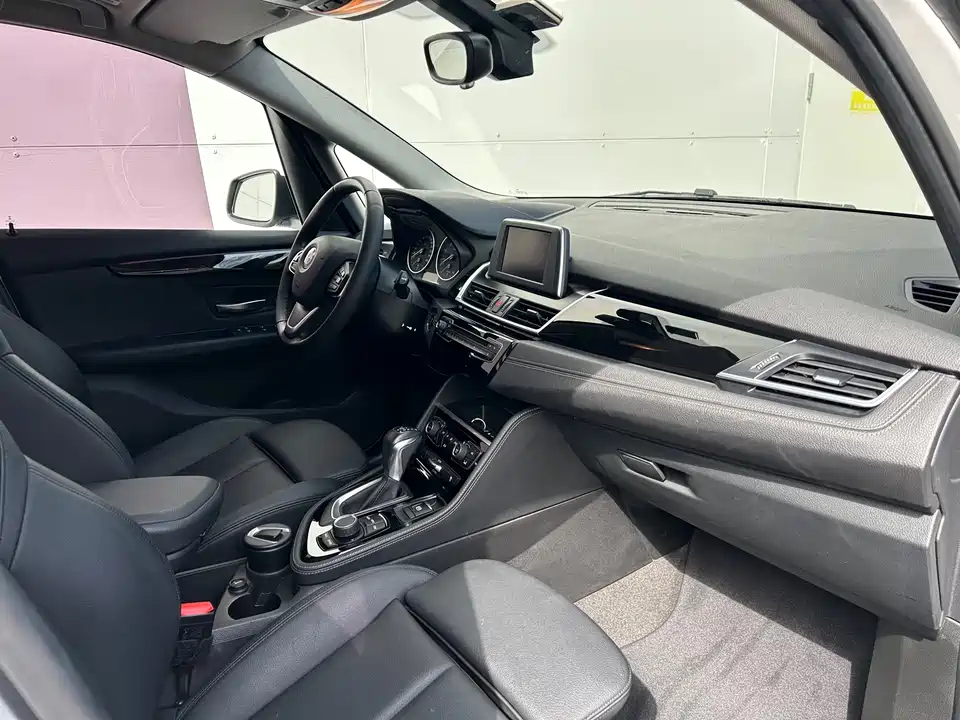 BMW 2 series station wagon