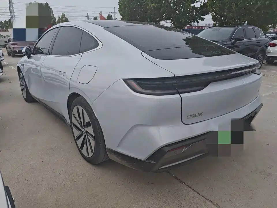 Geely Galaxy Galaxy E8