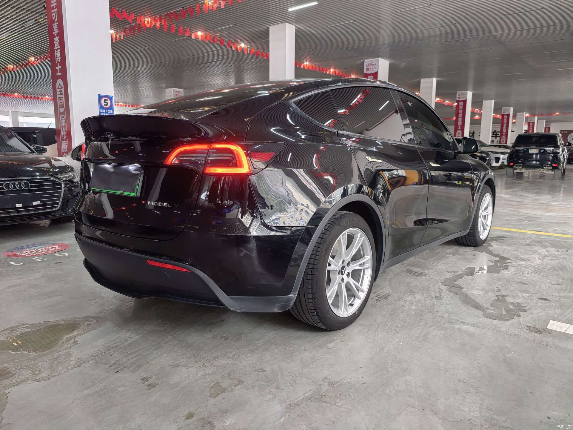 Tesla Model Y, 2023 21