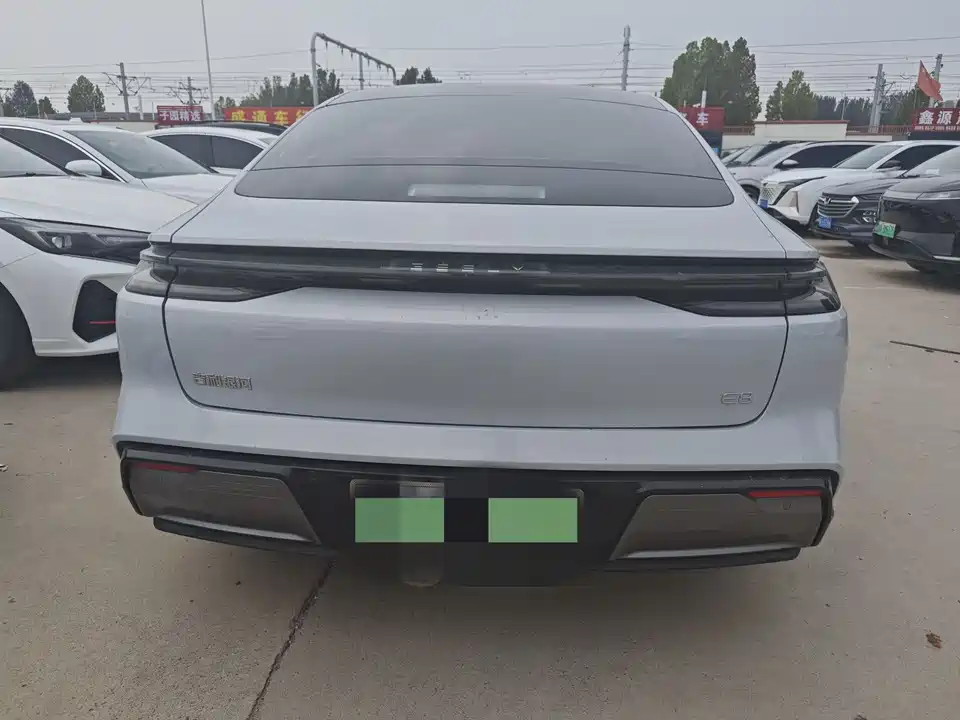 Geely Galaxy Galaxy E8