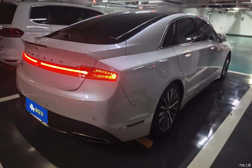 Lincoln MKZ, 2019 3