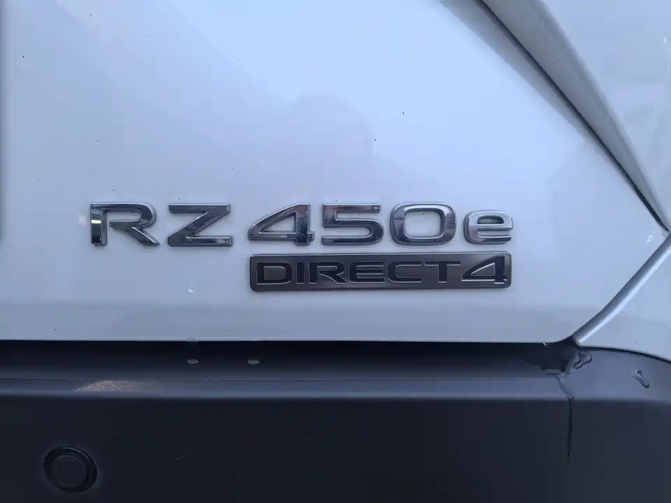 Lexus RZ