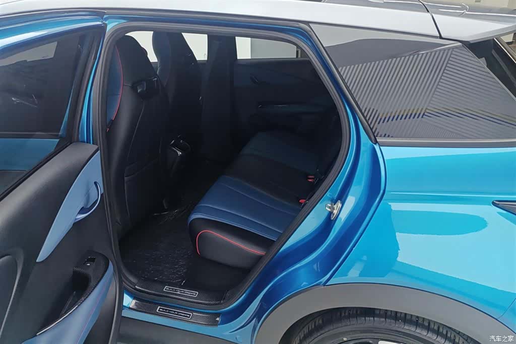BYD Dolphin, 2022 11