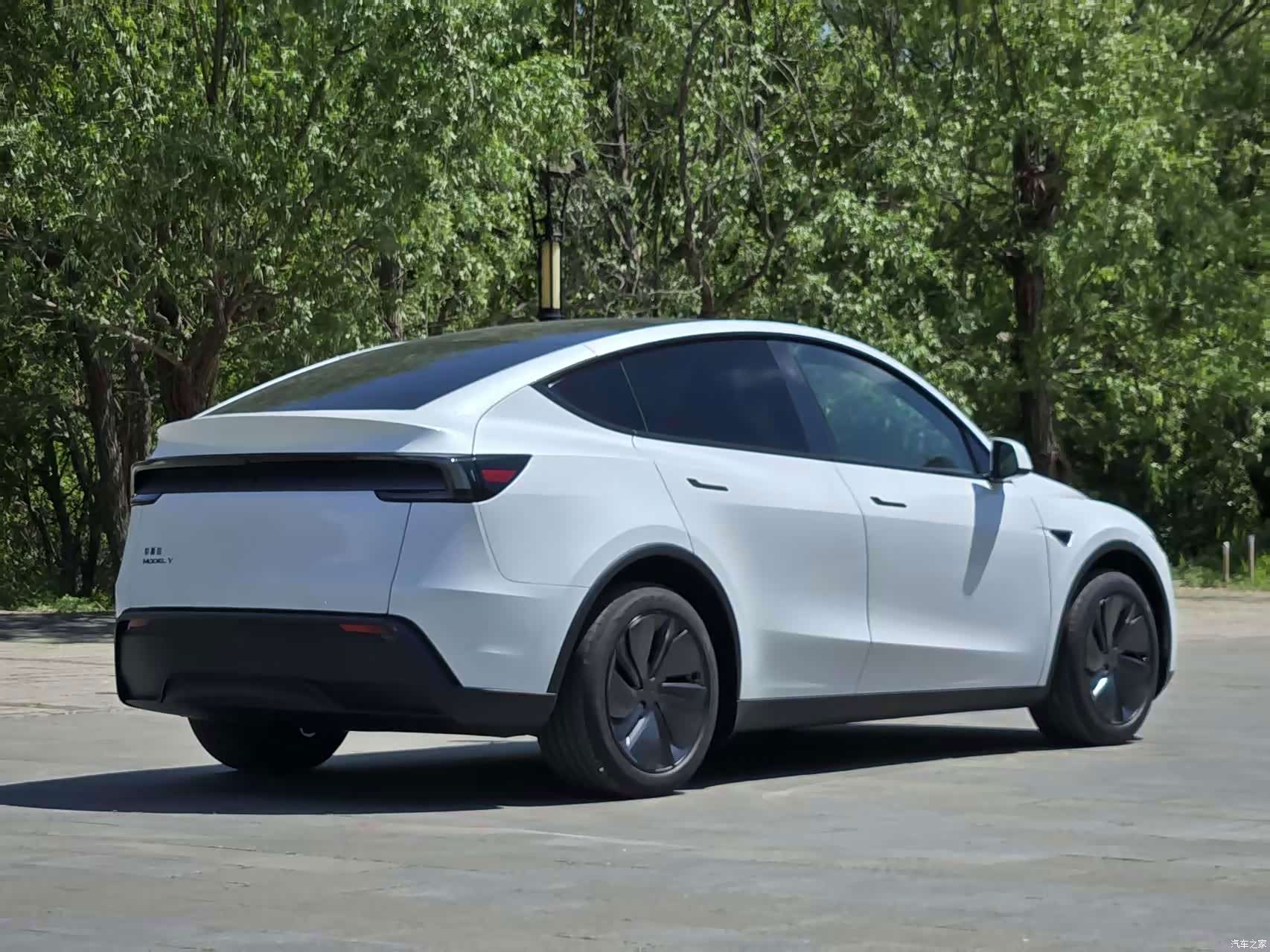 Tesla Model Y, 2026 все фото