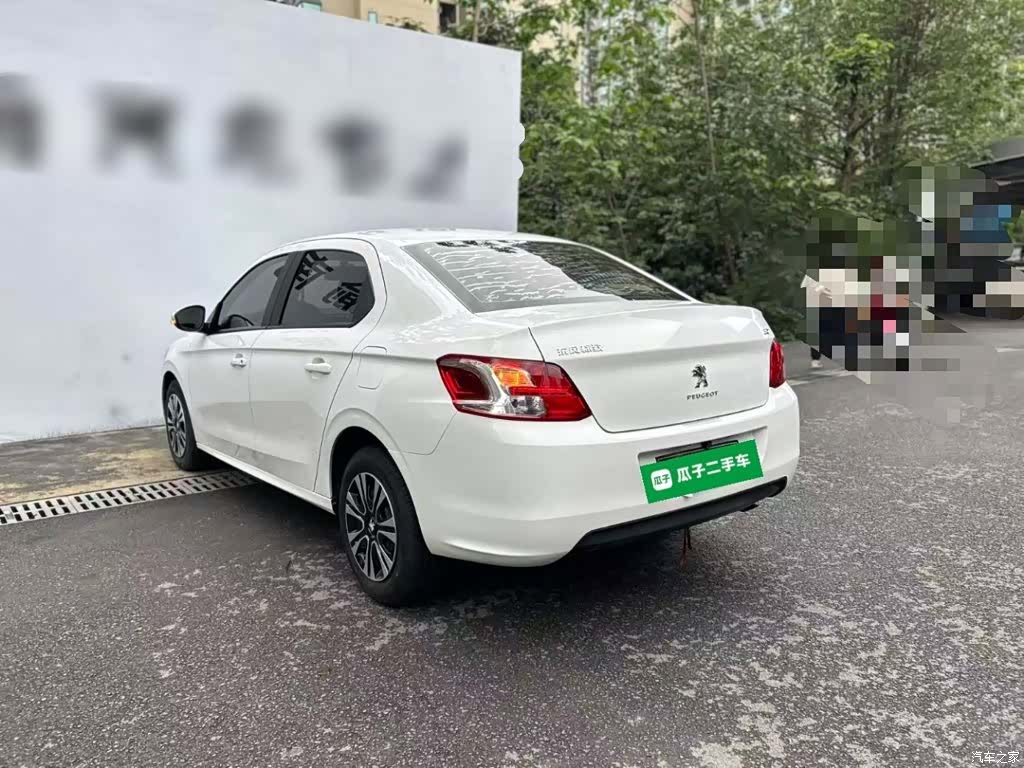 Peugeot 301, 2017 все фото