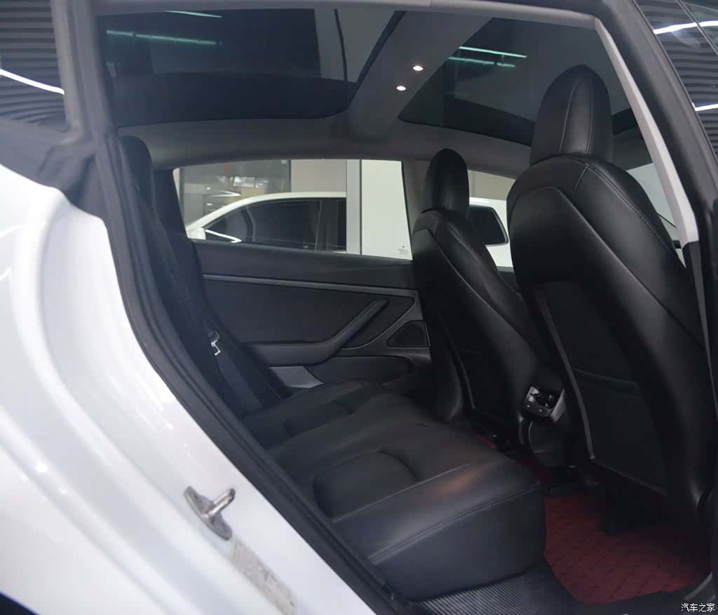 Tesla Model 3, 2020 13