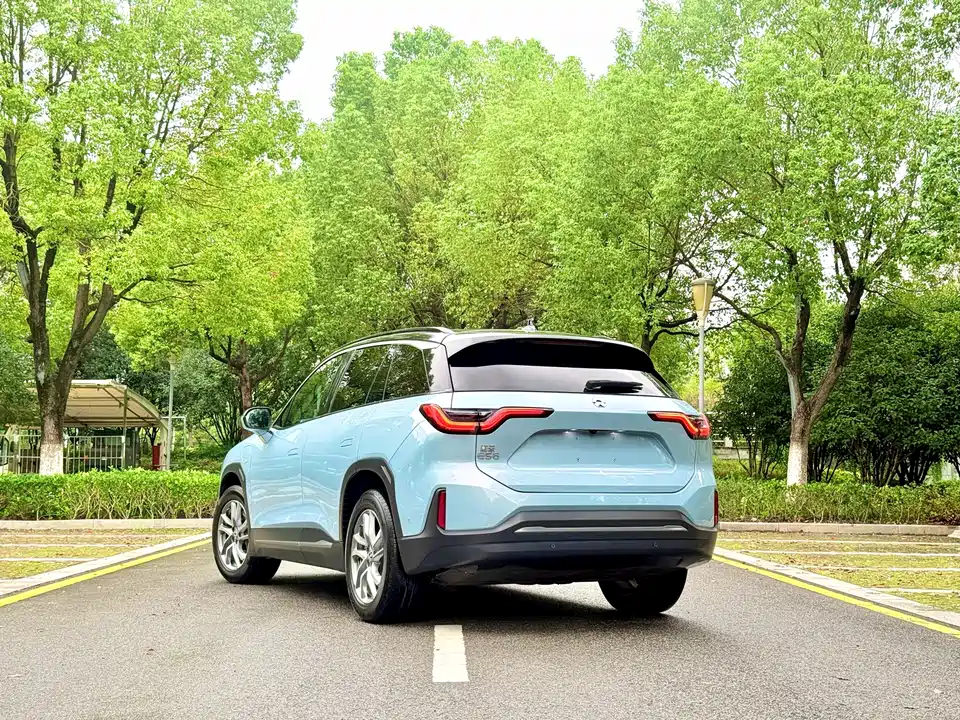 NIO ES6
