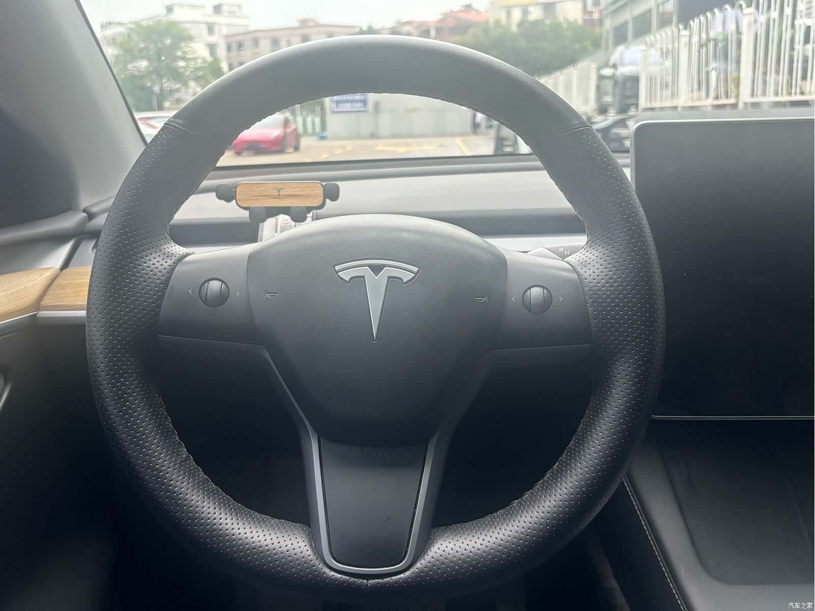 Tesla Model Y, 2023 9