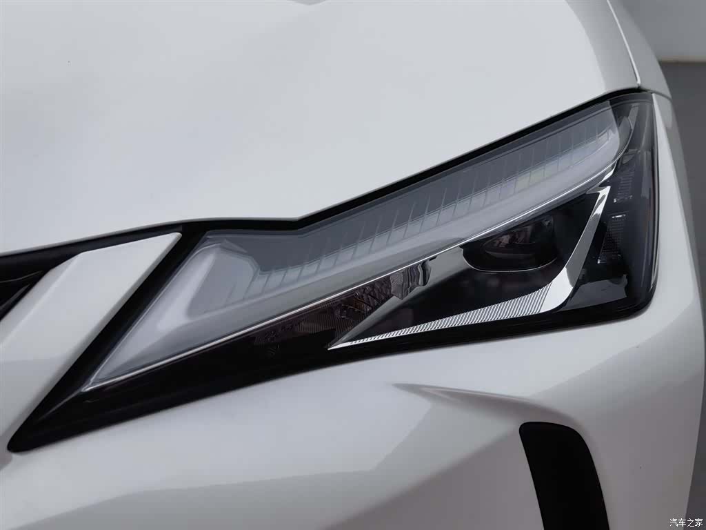 Lexus UX, 2021 7