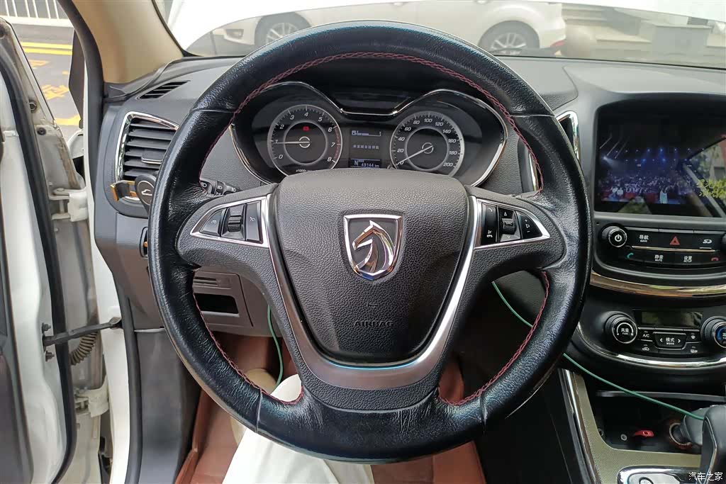 Wuling 560, 2017 15