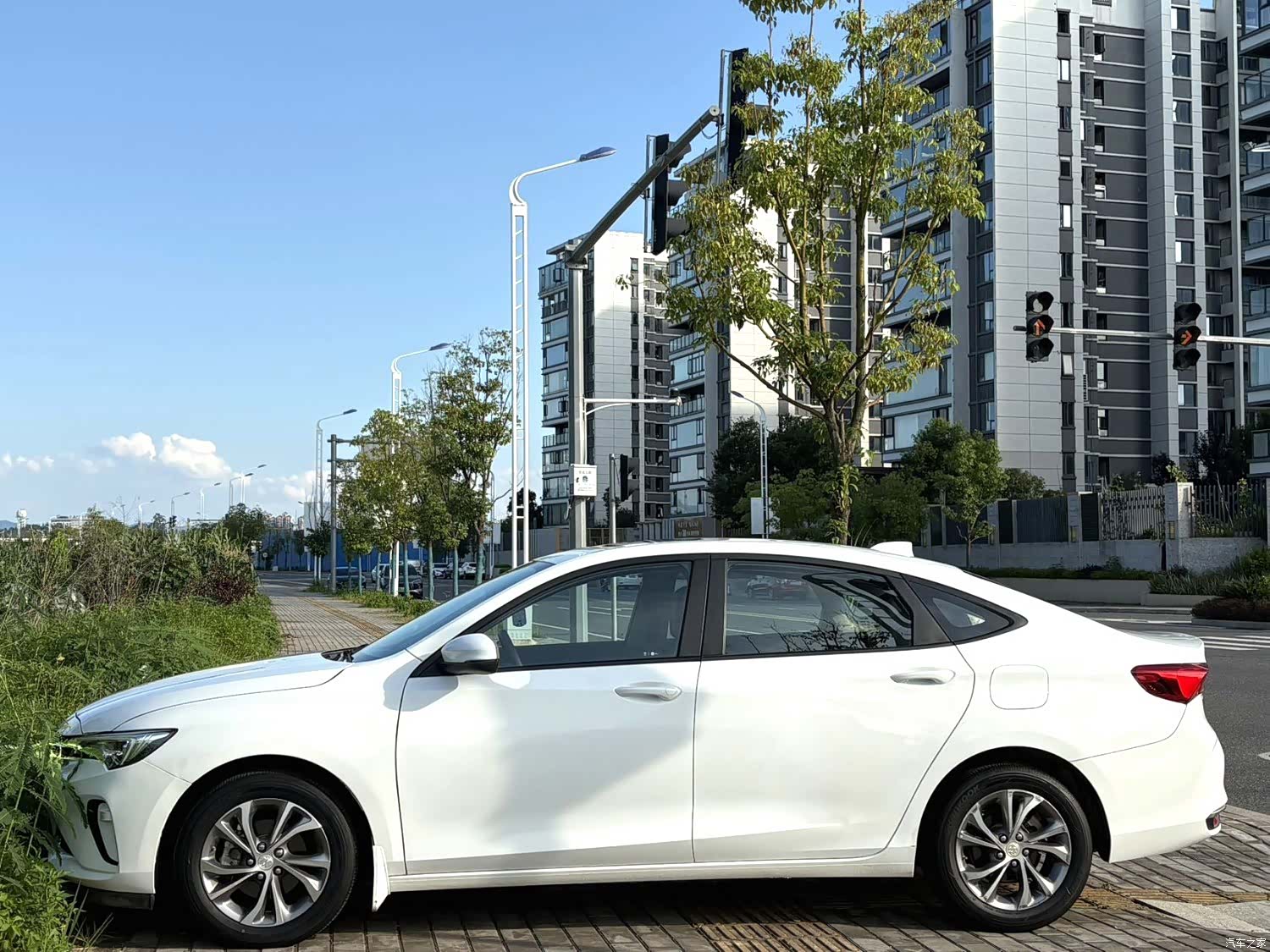 Buick Verano, 2022 7