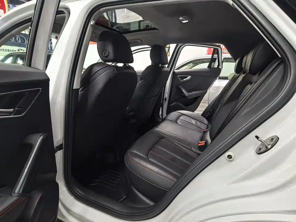 Audi Q2L Audi Q2L
