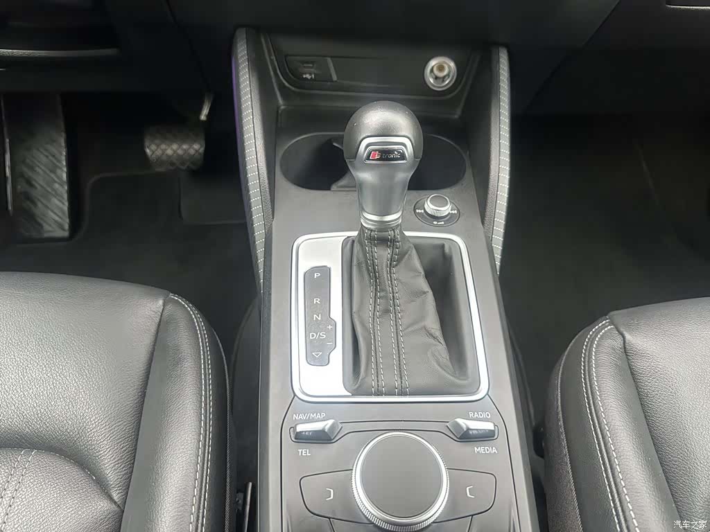 Audi Q2L, 2024 14