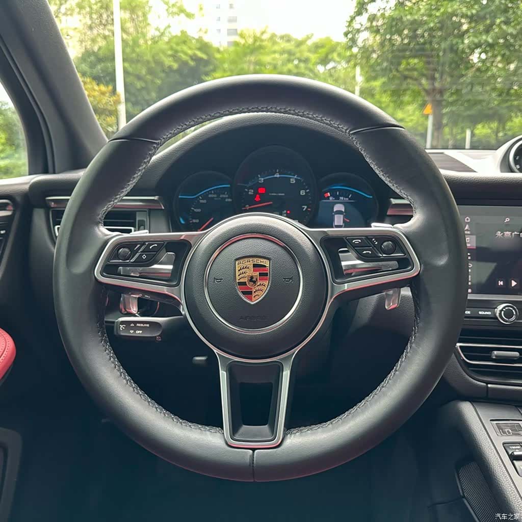 Porsche Macan, 2020 все фото