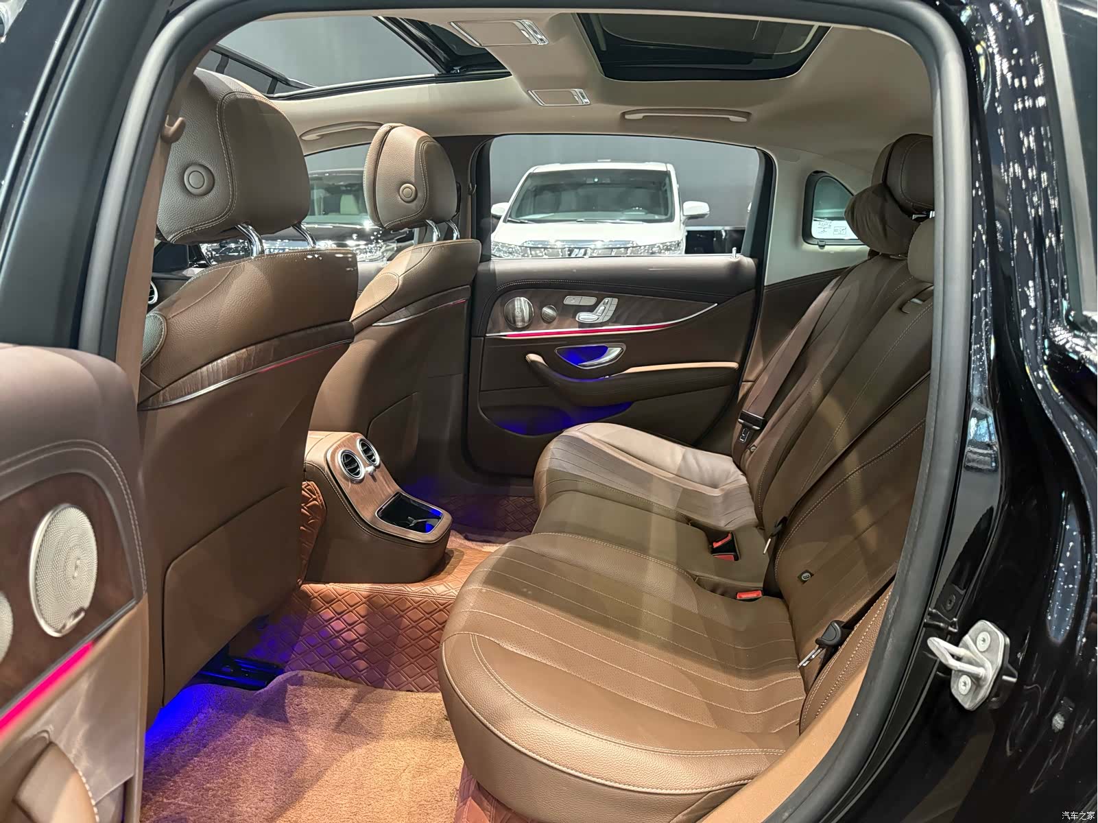 Mercedes-Benz E-Class, 2022 все фото