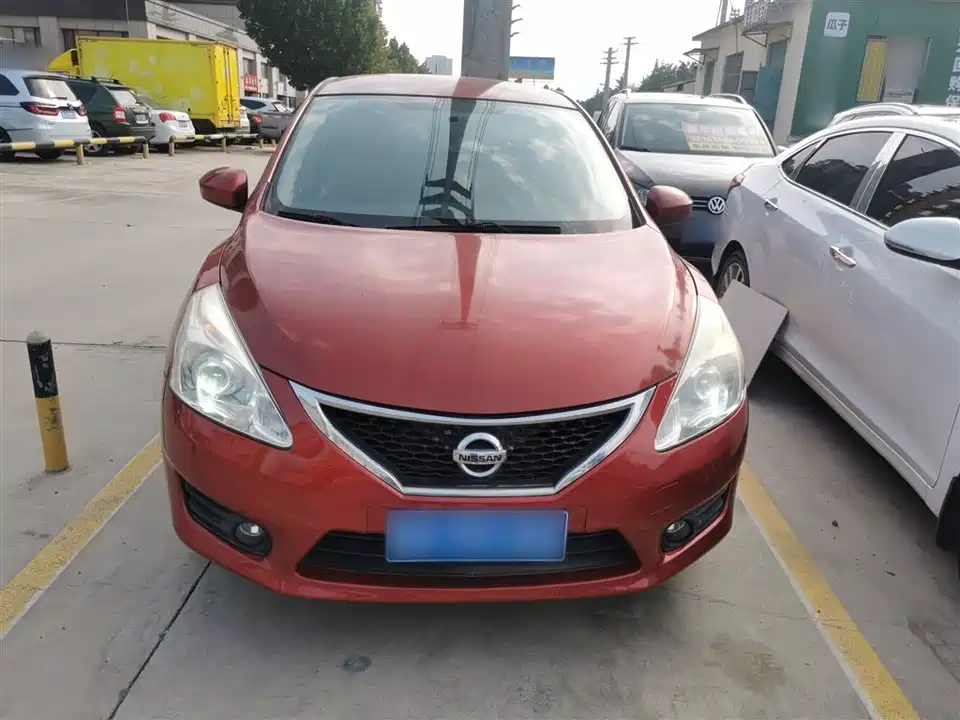 Nissan TIIDA