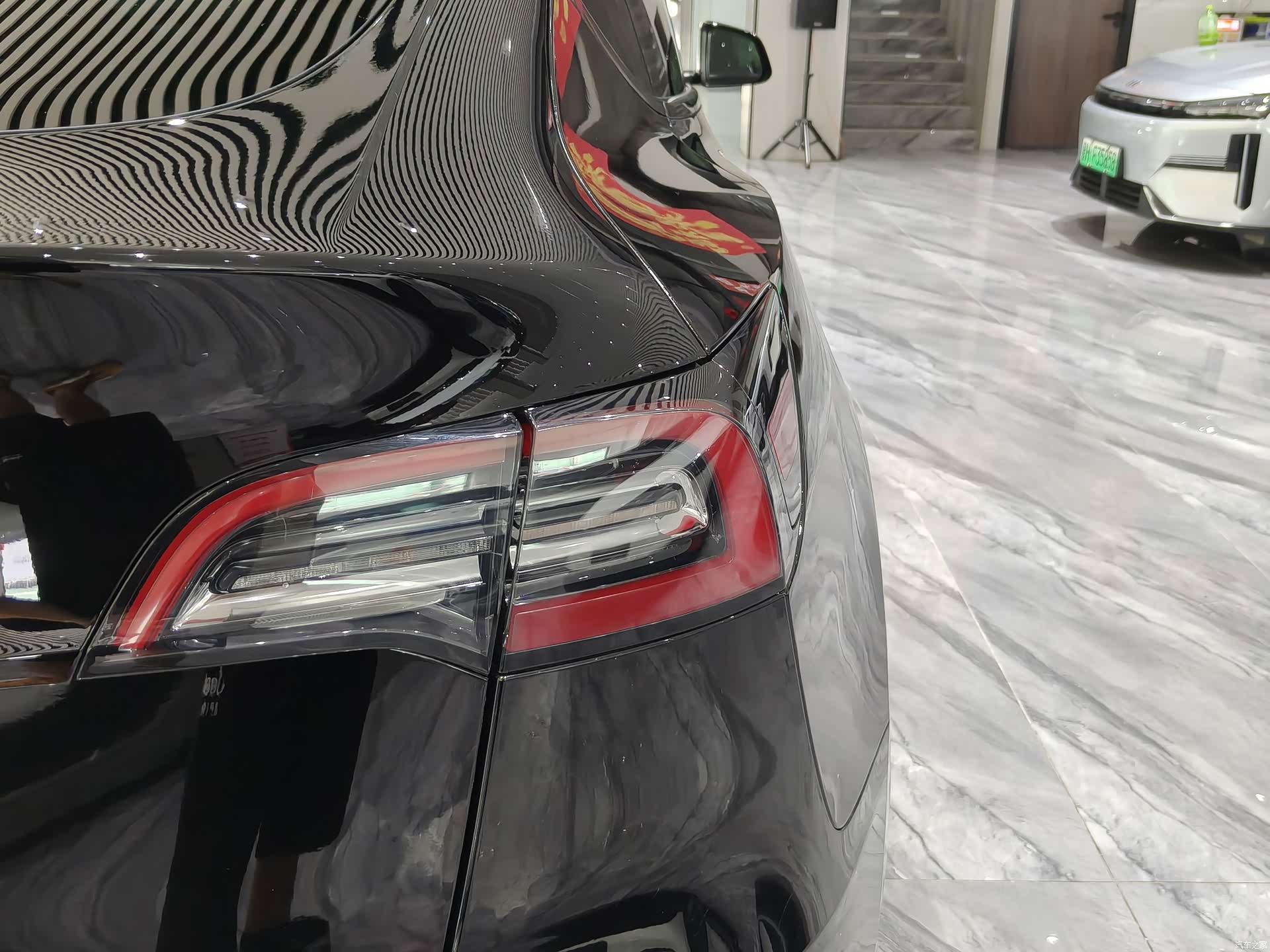 Tesla Model Y, 2023 19