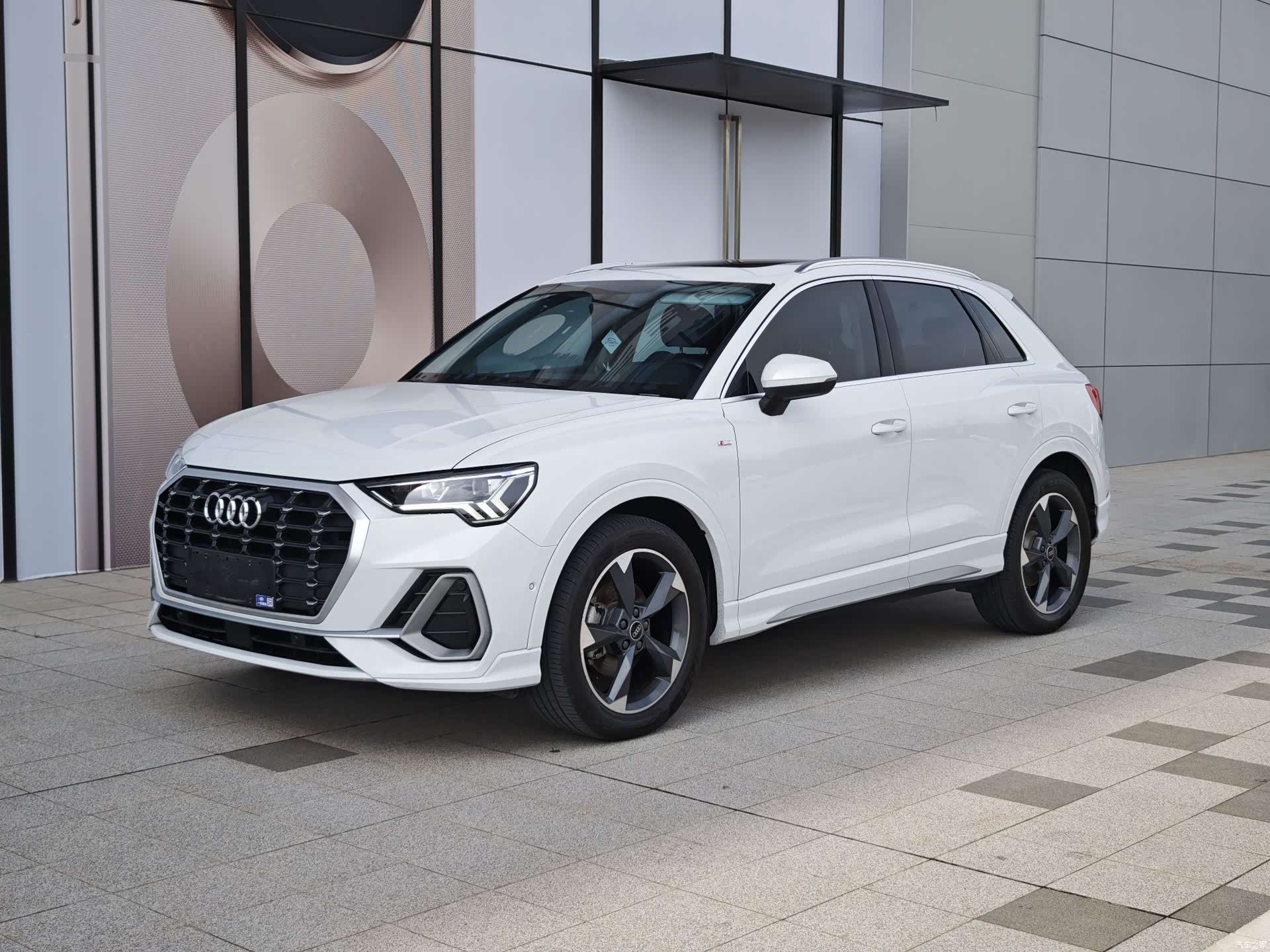 Audi Q3, 2021 1