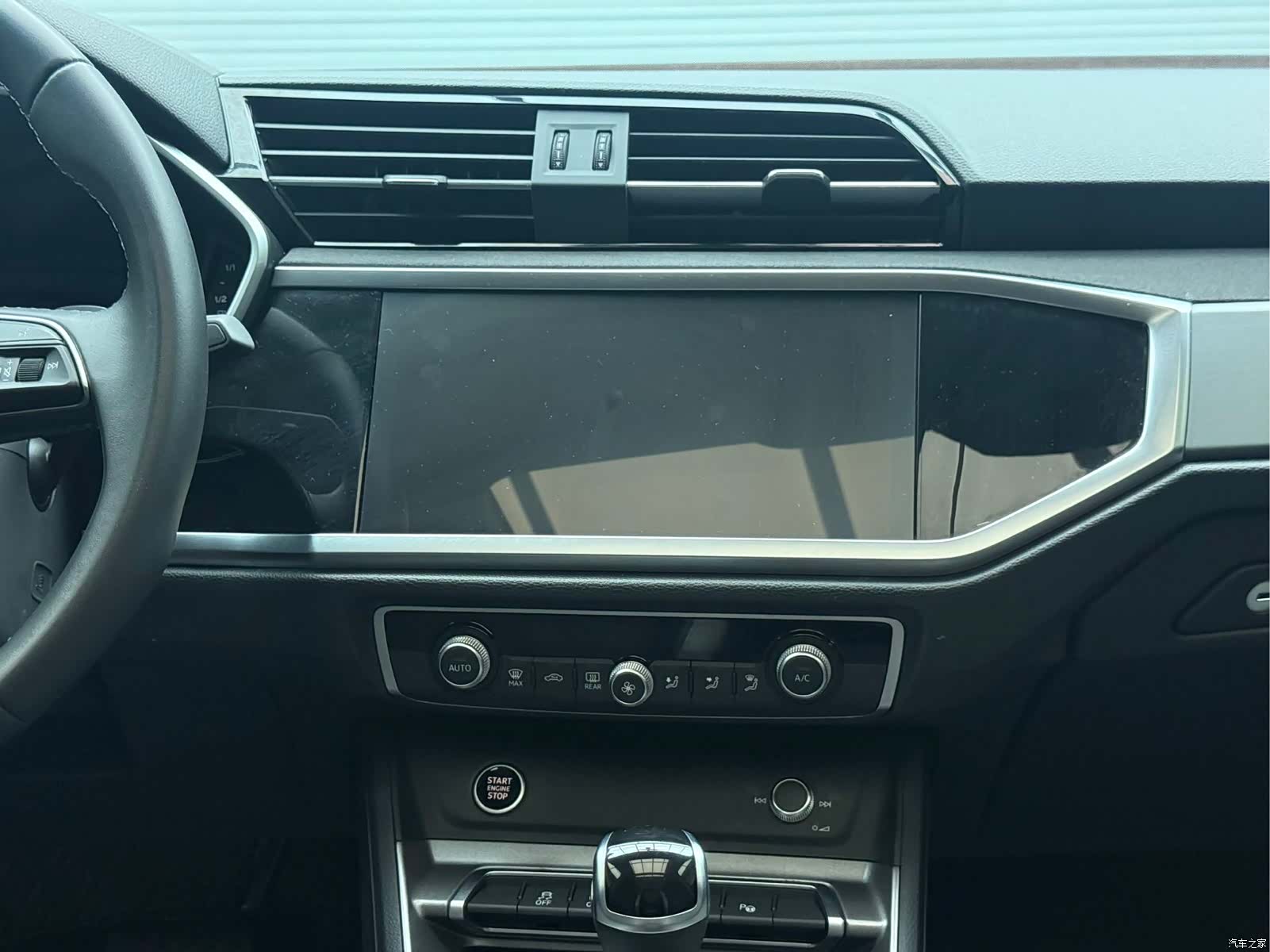 Audi Q3, 2023 16