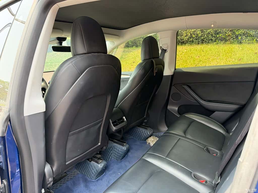 Tesla Model Y, 2022 11